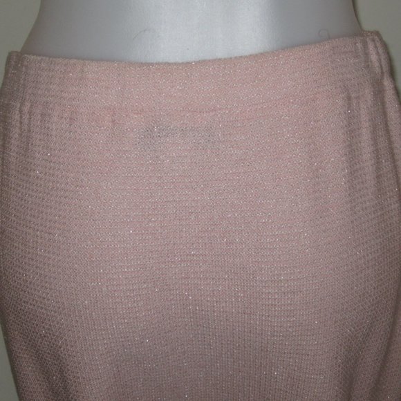 St. John Collection Rose Wool Skirt - Picture 4 of 8